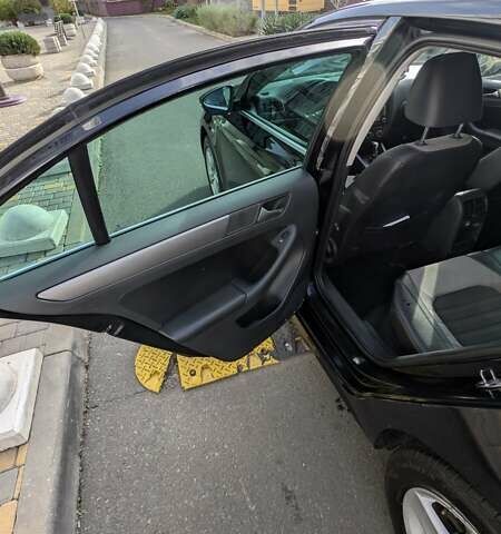 Черный Фольксваген Джетта, объемом двигателя 1.97 л и пробегом 280 тыс. км за 11499 $, фото 10 на Automoto.ua