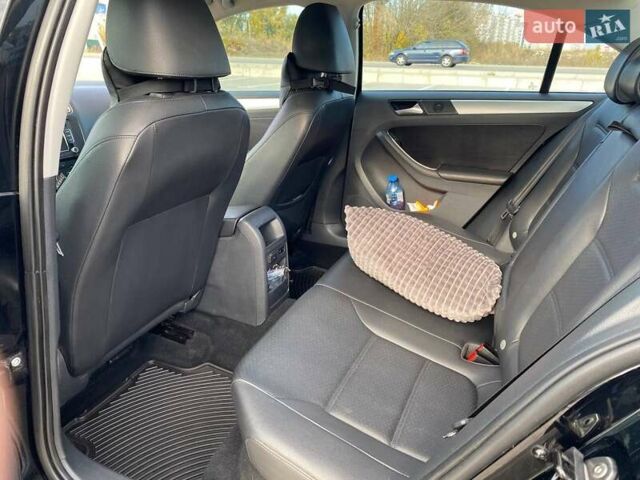 Чорний Фольксваген Джетта, об'ємом двигуна 2.5 л та пробігом 196 тис. км за 10000 $, фото 13 на Automoto.ua