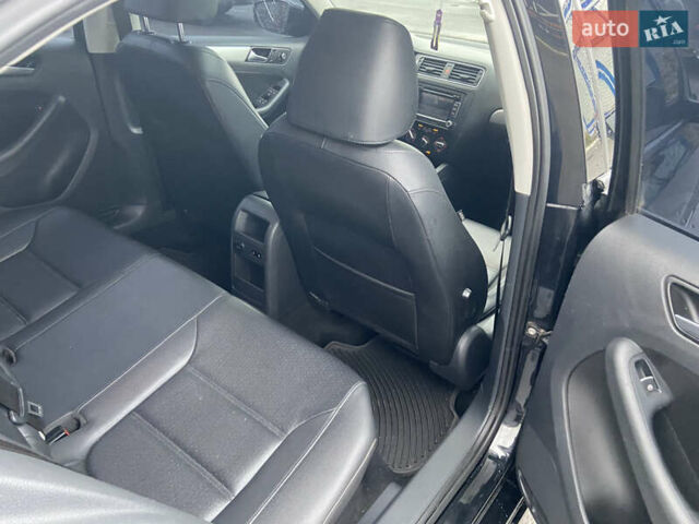 Черный Фольксваген Джетта, объемом двигателя 1.8 л и пробегом 185 тыс. км за 9900 $, фото 11 на Automoto.ua