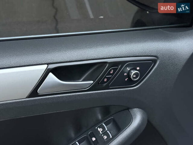 Черный Фольксваген Джетта, объемом двигателя 1.8 л и пробегом 296 тыс. км за 8299 $, фото 33 на Automoto.ua