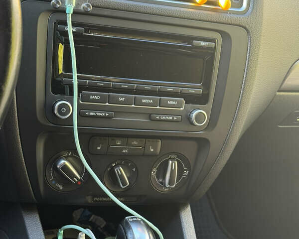 Черный Фольксваген Джетта, объемом двигателя 2 л и пробегом 103 тыс. км за 10400 $, фото 12 на Automoto.ua