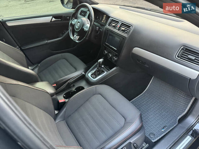 Чорний Фольксваген Джетта, об'ємом двигуна 2 л та пробігом 169 тис. км за 10300 $, фото 5 на Automoto.ua