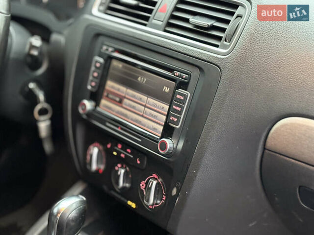 Чорний Фольксваген Джетта, об'ємом двигуна 1.8 л та пробігом 210 тис. км за 7400 $, фото 7 на Automoto.ua