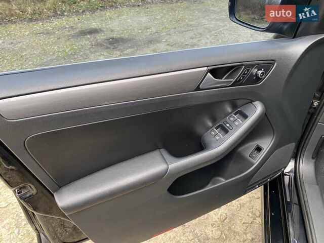 Черный Фольксваген Джетта, объемом двигателя 2.5 л и пробегом 239 тыс. км за 10200 $, фото 41 на Automoto.ua