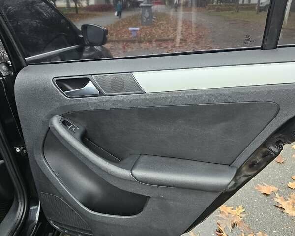 Чорний Фольксваген Джетта, об'ємом двигуна 2.48 л та пробігом 180 тис. км за 4900 $, фото 17 на Automoto.ua