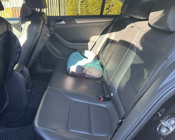 Черный Фольксваген Джетта, объемом двигателя 2 л и пробегом 103 тыс. км за 10400 $, фото 7 на Automoto.ua