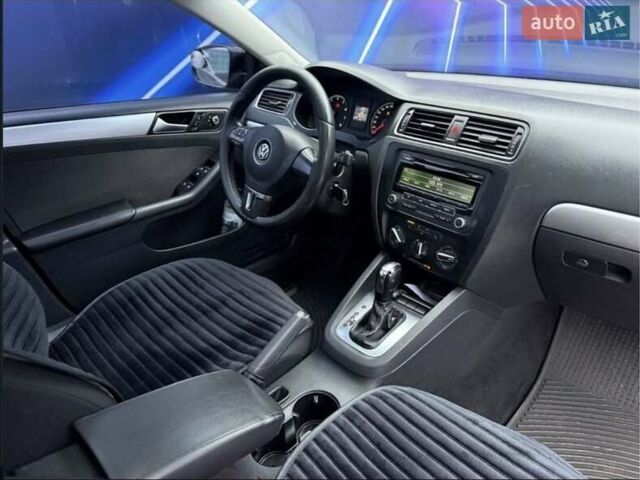 Чорний Фольксваген Джетта, об'ємом двигуна 2 л та пробігом 201 тис. км за 7499 $, фото 6 на Automoto.ua
