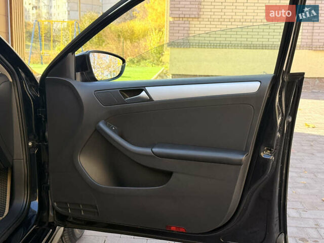 Черный Фольксваген Джетта, объемом двигателя 1.4 л и пробегом 170 тыс. км за 8700 $, фото 9 на Automoto.ua