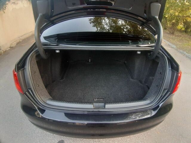 Черный Фольксваген Джетта, объемом двигателя 1.8 л и пробегом 155 тыс. км за 9200 $, фото 8 на Automoto.ua