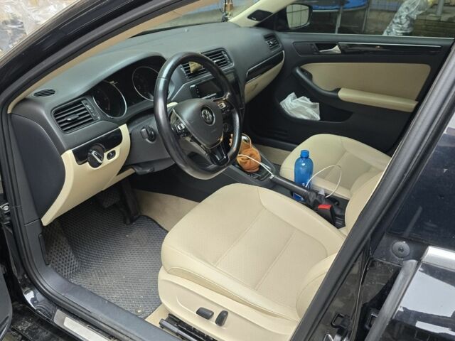 Чорний Фольксваген Джетта, об'ємом двигуна 2 л та пробігом 173 тис. км за 12500 $, фото 6 на Automoto.ua