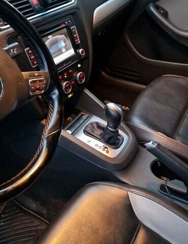 Чорний Фольксваген Джетта, об'ємом двигуна 1.4 л та пробігом 241 тис. км за 8599 $, фото 3 на Automoto.ua