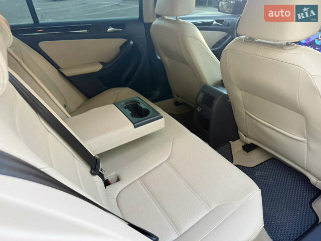 Черный Фольксваген Джетта, объемом двигателя 1.97 л и пробегом 173 тыс. км за 11300 $, фото 15 на Automoto.ua