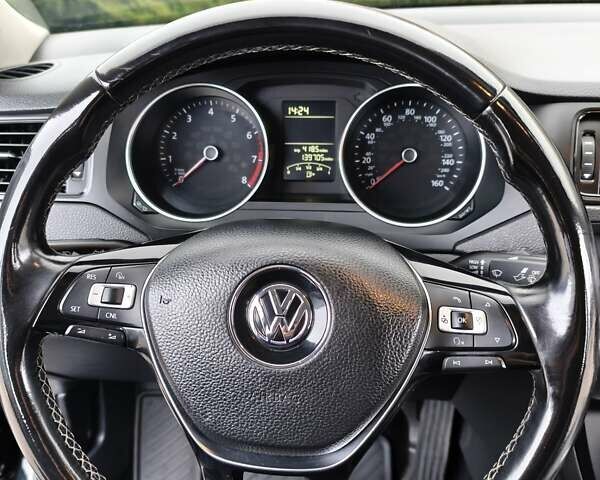 Черный Фольксваген Джетта, объемом двигателя 2 л и пробегом 223 тыс. км за 8600 $, фото 31 на Automoto.ua