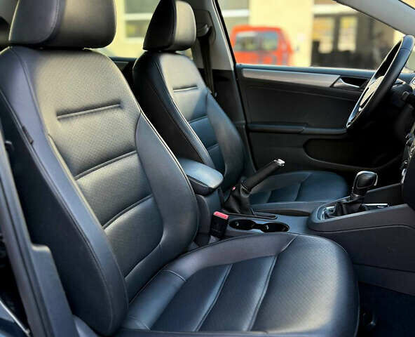 Черный Фольксваген Джетта, объемом двигателя 1.8 л и пробегом 180 тыс. км за 9599 $, фото 20 на Automoto.ua