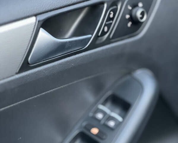 Черный Фольксваген Джетта, объемом двигателя 1.8 л и пробегом 177 тыс. км за 9990 $, фото 27 на Automoto.ua