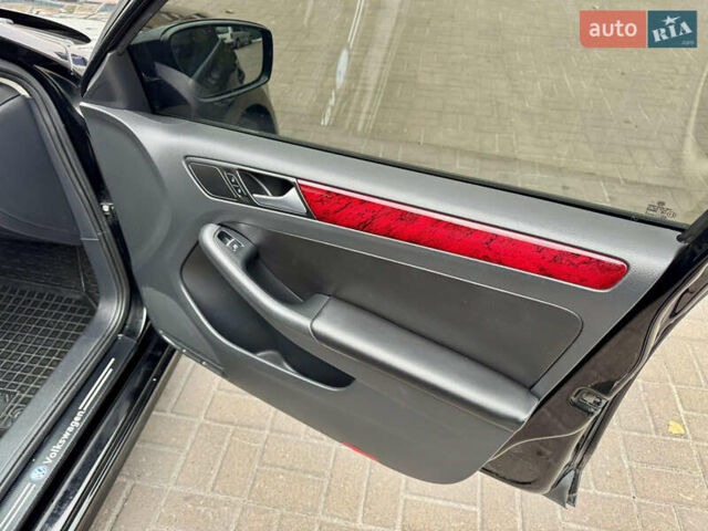 Черный Фольксваген Джетта, объемом двигателя 1.8 л и пробегом 220 тыс. км за 8500 $, фото 26 на Automoto.ua