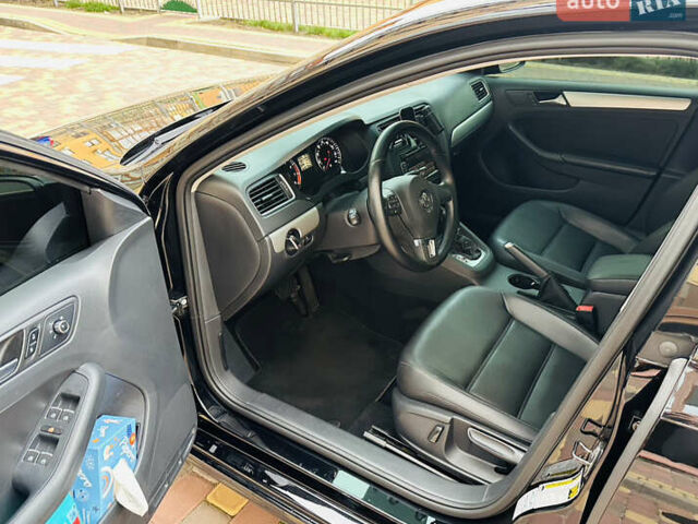 Черный Фольксваген Джетта, объемом двигателя 1.8 л и пробегом 160 тыс. км за 11550 $, фото 7 на Automoto.ua