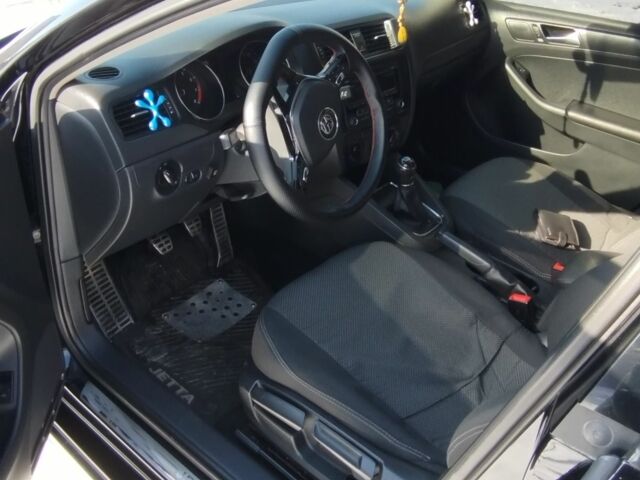 Черный Фольксваген Джетта, объемом двигателя 2 л и пробегом 136 тыс. км за 8800 $, фото 1 на Automoto.ua