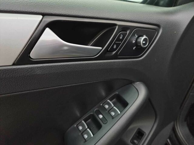 Чорний Фольксваген Джетта, об'ємом двигуна 1.8 л та пробігом 158 тис. км за 8699 $, фото 20 на Automoto.ua