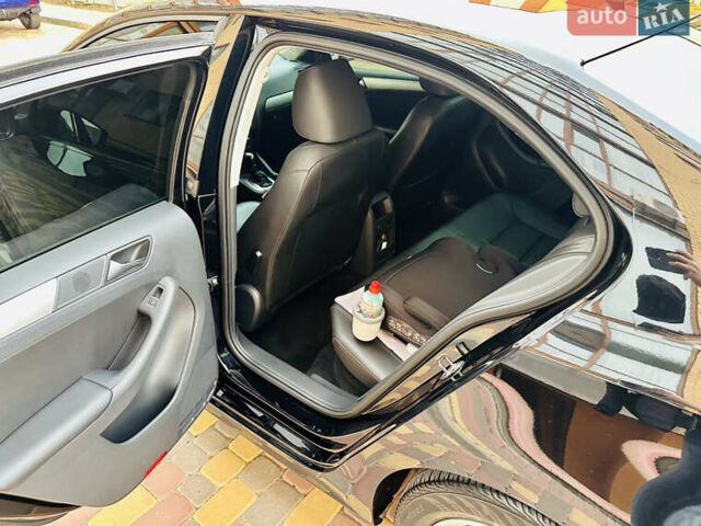 Черный Фольксваген Джетта, объемом двигателя 1.8 л и пробегом 160 тыс. км за 11550 $, фото 8 на Automoto.ua