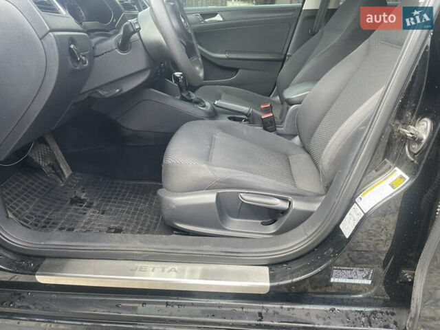 Черный Фольксваген Джетта, объемом двигателя 2 л и пробегом 133 тыс. км за 11000 $, фото 10 на Automoto.ua