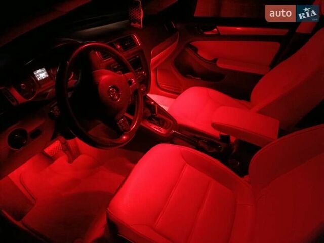 Чорний Фольксваген Джетта, об'ємом двигуна 1.8 л та пробігом 140 тис. км за 9299 $, фото 2 на Automoto.ua