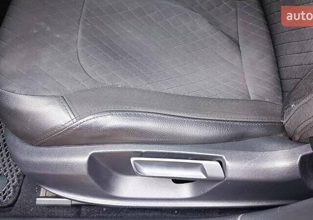 Фольксваген Джетта 2014 у Харкові на Automoto.ua Чорний Фольксваген Джетта, об'ємом двигуна 2 л та пробігом 151 тис. км за 9000 $, фото 27 на Automoto.ua