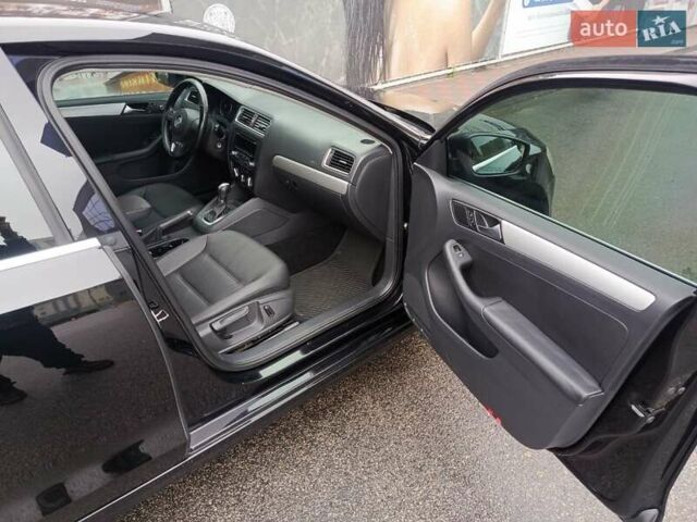 Черный Фольксваген Джетта, объемом двигателя 1.8 л и пробегом 157 тыс. км за 11999 $, фото 10 на Automoto.ua