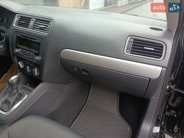 Черный Фольксваген Джетта, объемом двигателя 1.8 л и пробегом 157 тыс. км за 11999 $, фото 12 на Automoto.ua