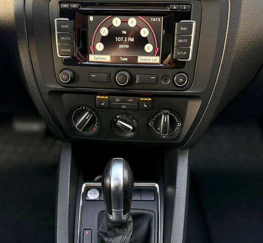 Черный Фольксваген Джетта, объемом двигателя 1.8 л и пробегом 180 тыс. км за 9599 $, фото 23 на Automoto.ua