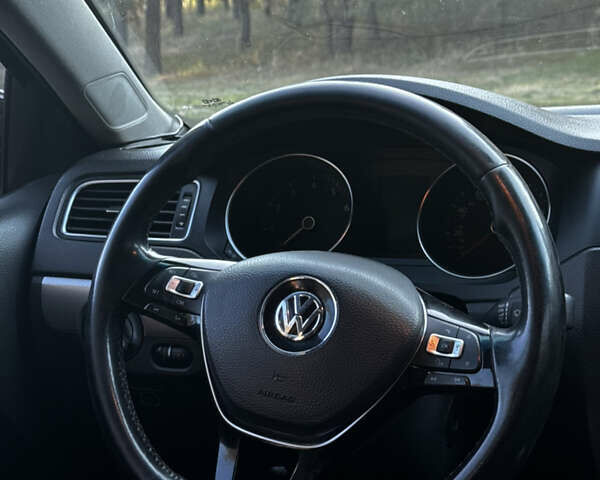 Черный Фольксваген Джетта, объемом двигателя 1.8 л и пробегом 134 тыс. км за 11000 $, фото 23 на Automoto.ua