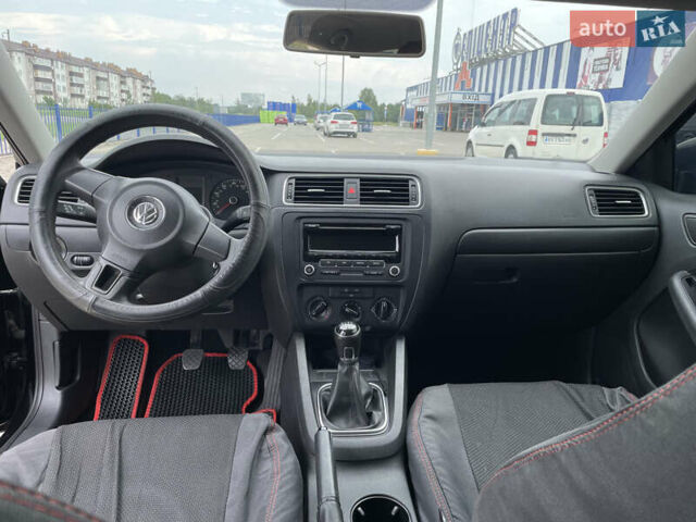 Черный Фольксваген Джетта, объемом двигателя 1.98 л и пробегом 134 тыс. км за 8500 $, фото 16 на Automoto.ua