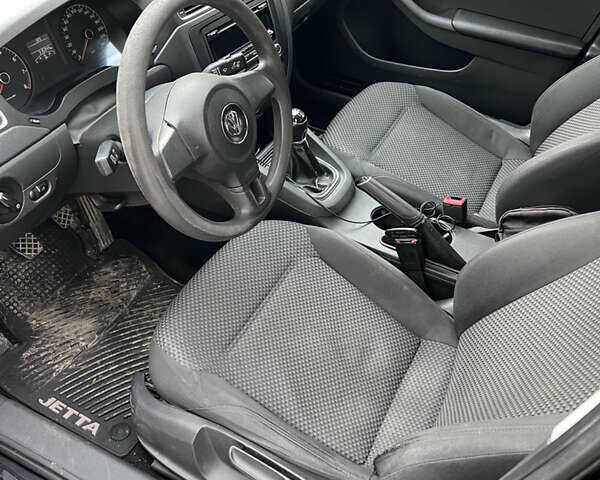 Черный Фольксваген Джетта, объемом двигателя 2 л и пробегом 315 тыс. км за 7800 $, фото 5 на Automoto.ua