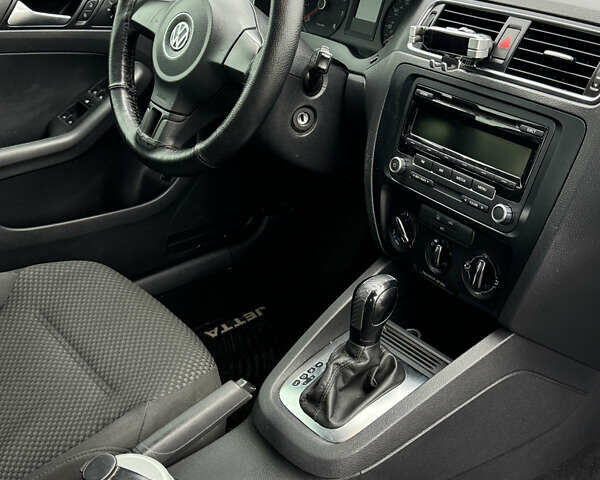 Черный Фольксваген Джетта, объемом двигателя 1.98 л и пробегом 192 тыс. км за 6200 $, фото 15 на Automoto.ua