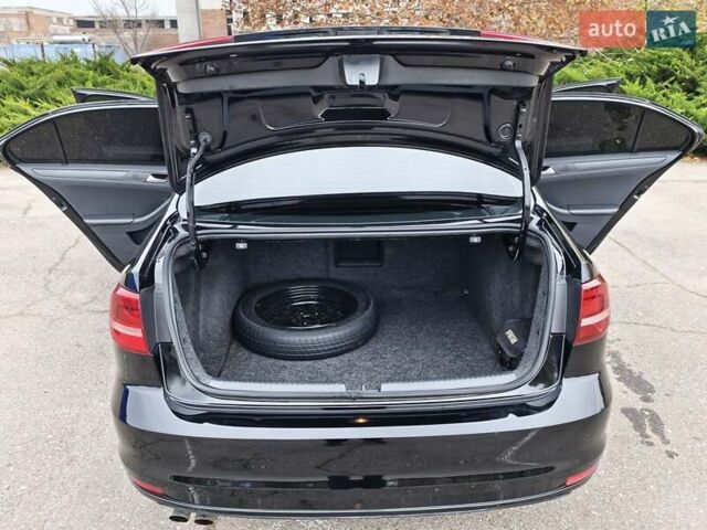 Черный Фольксваген Джетта, объемом двигателя 2 л и пробегом 223 тыс. км за 8600 $, фото 36 на Automoto.ua