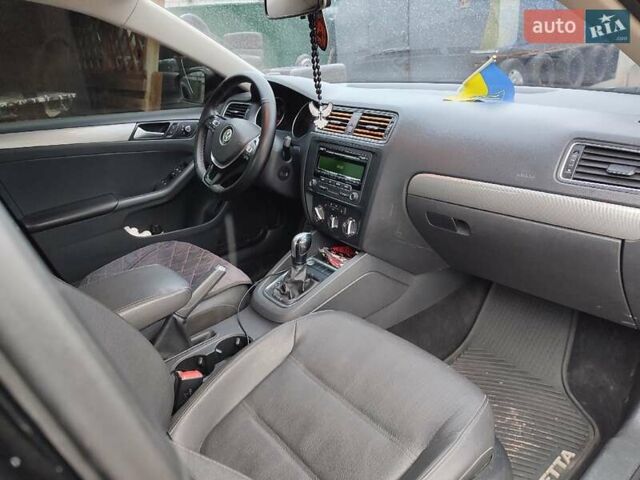 Черный Фольксваген Джетта, объемом двигателя 1.8 л и пробегом 171 тыс. км за 9300 $, фото 10 на Automoto.ua