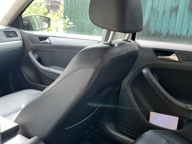 Черный Фольксваген Джетта, объемом двигателя 1.8 л и пробегом 142 тыс. км за 8500 $, фото 3 на Automoto.ua