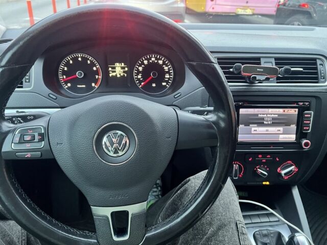 Черный Фольксваген Джетта, объемом двигателя 1.8 л и пробегом 142 тыс. км за 8500 $, фото 12 на Automoto.ua