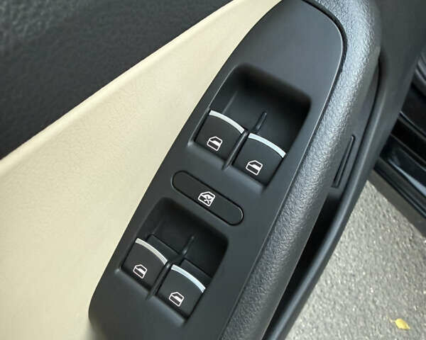 Черный Фольксваген Джетта, объемом двигателя 1.97 л и пробегом 173 тыс. км за 11300 $, фото 8 на Automoto.ua