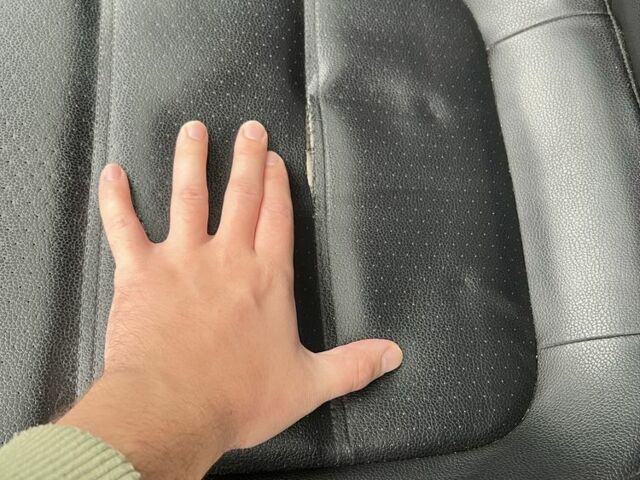 Черный Фольксваген Джетта, объемом двигателя 1.8 л и пробегом 142 тыс. км за 8500 $, фото 14 на Automoto.ua