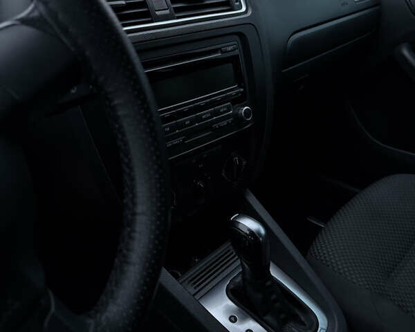 Черный Фольксваген Джетта, объемом двигателя 1.98 л и пробегом 203 тыс. км за 8300 $, фото 15 на Automoto.ua