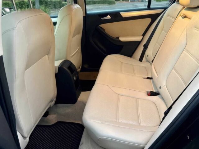 Черный Фольксваген Джетта, объемом двигателя 1.8 л и пробегом 86 тыс. км за 7000 $, фото 12 на Automoto.ua