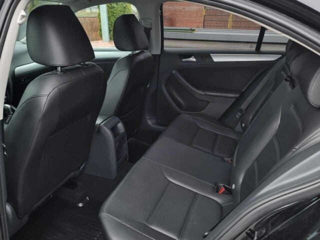 Чорний Фольксваген Джетта, об'ємом двигуна 1.8 л та пробігом 158 тис. км за 8699 $, фото 13 на Automoto.ua