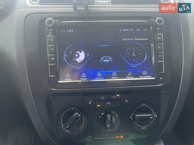 Черный Фольксваген Джетта, объемом двигателя 2 л и пробегом 133 тыс. км за 11000 $, фото 14 на Automoto.ua