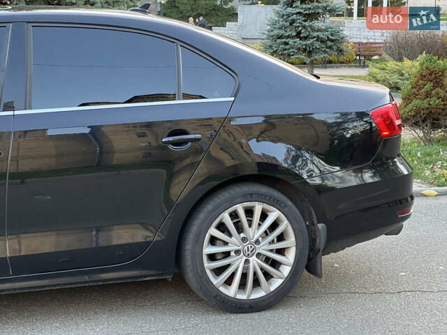Черный Фольксваген Джетта, объемом двигателя 1.8 л и пробегом 177 тыс. км за 9990 $, фото 5 на Automoto.ua