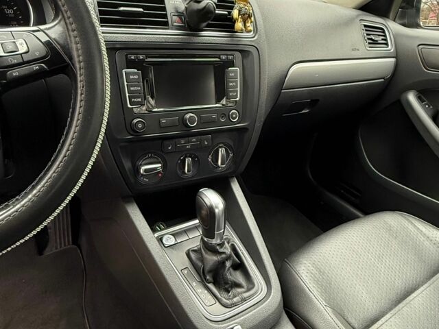 Черный Фольксваген Джетта, объемом двигателя 1.8 л и пробегом 150 тыс. км за 9999 $, фото 9 на Automoto.ua