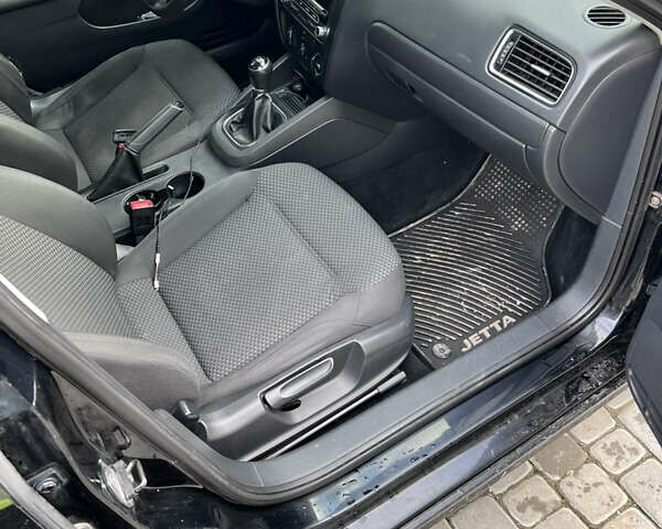 Черный Фольксваген Джетта, объемом двигателя 2 л и пробегом 315 тыс. км за 7800 $, фото 8 на Automoto.ua