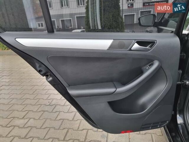 Чорний Фольксваген Джетта, об'ємом двигуна 1.8 л та пробігом 158 тис. км за 8699 $, фото 42 на Automoto.ua