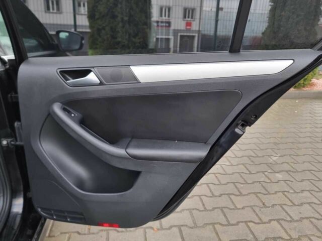 Чорний Фольксваген Джетта, об'ємом двигуна 1.8 л та пробігом 158 тис. км за 8699 $, фото 15 на Automoto.ua