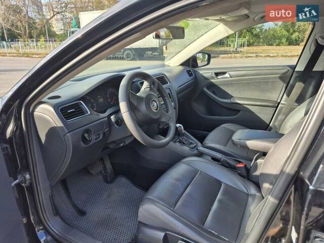 Черный Фольксваген Джетта, объемом двигателя 2 л и пробегом 250 тыс. км за 7500 $, фото 3 на Automoto.ua